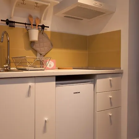 And Hey 招待所 罗维尼