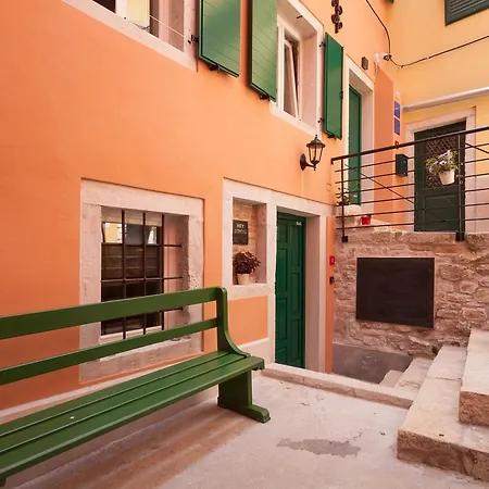 Guest house And Hey